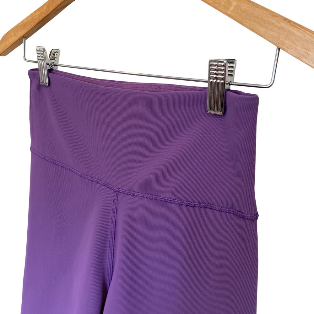 Aritzia TnAction Ribbed High-Rise 7" Biker Shorts in Breezy Purple Size Medium - Picture 2 of 8